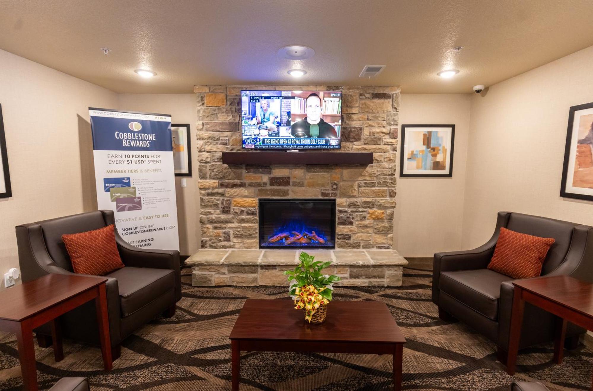 Cobblestone Inn & Suites - Winters Exterior foto