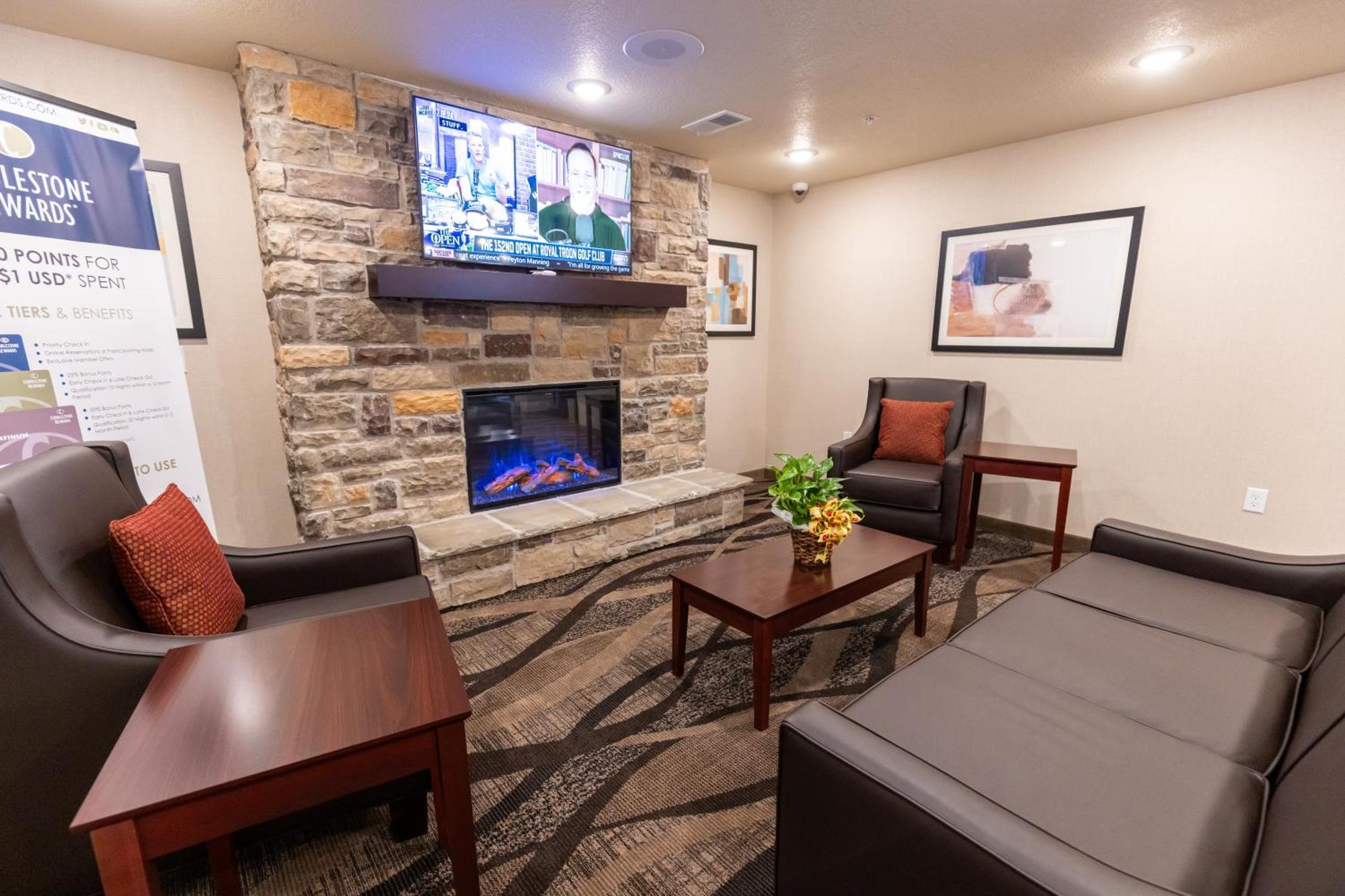 Cobblestone Inn & Suites - Winters Exterior foto