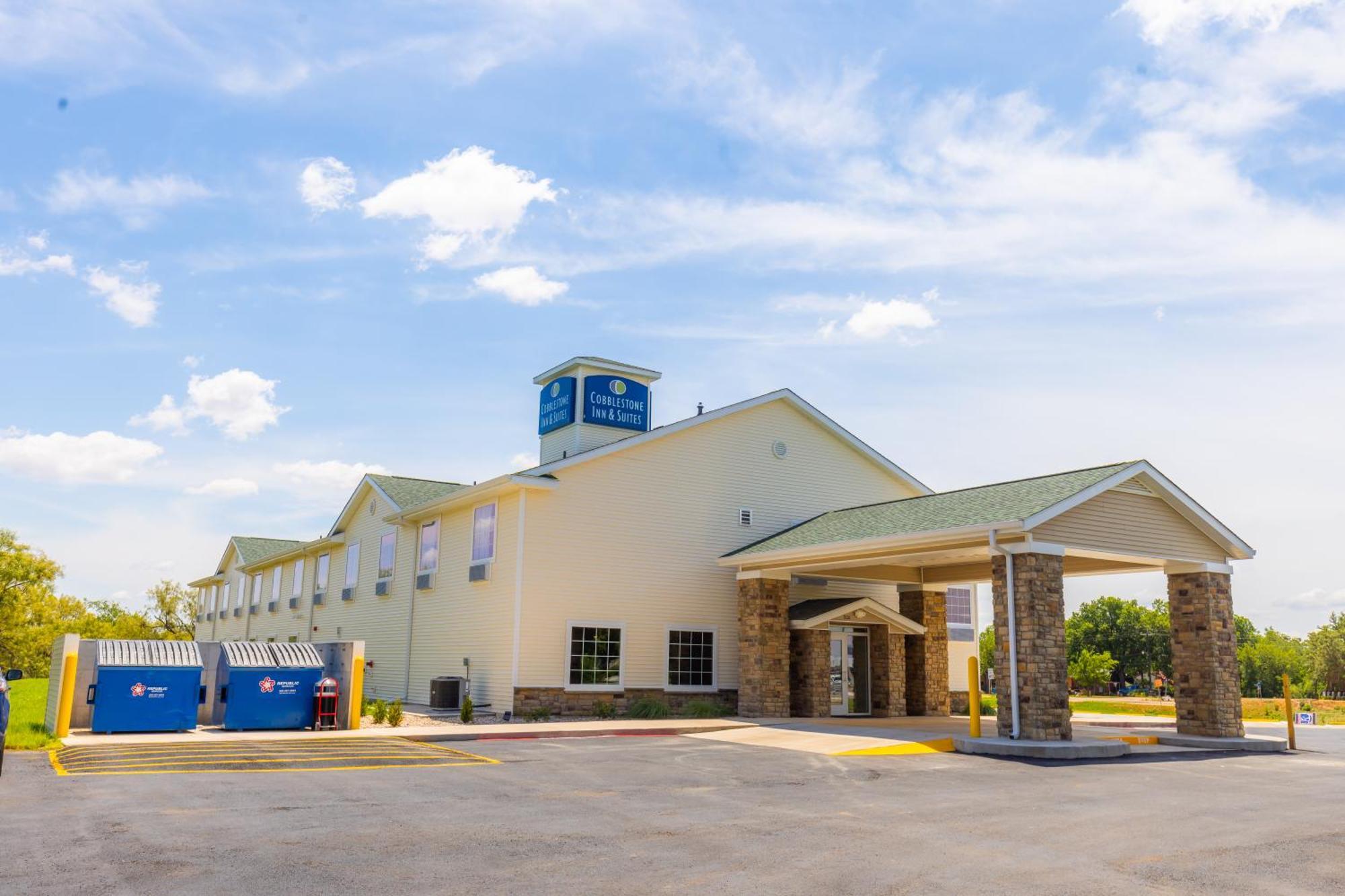 Cobblestone Inn & Suites - Winters Exterior foto