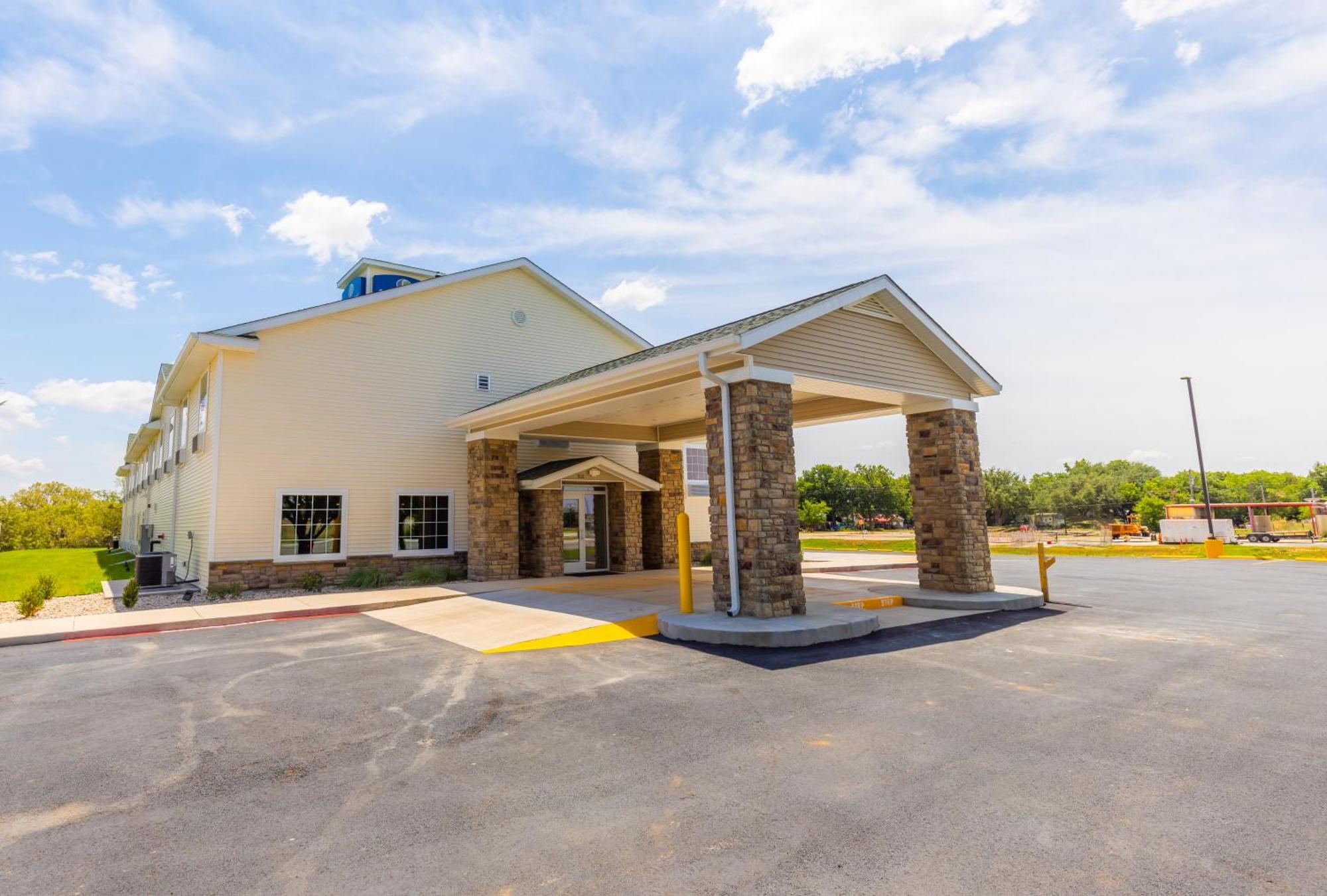 Cobblestone Inn & Suites - Winters Exterior foto