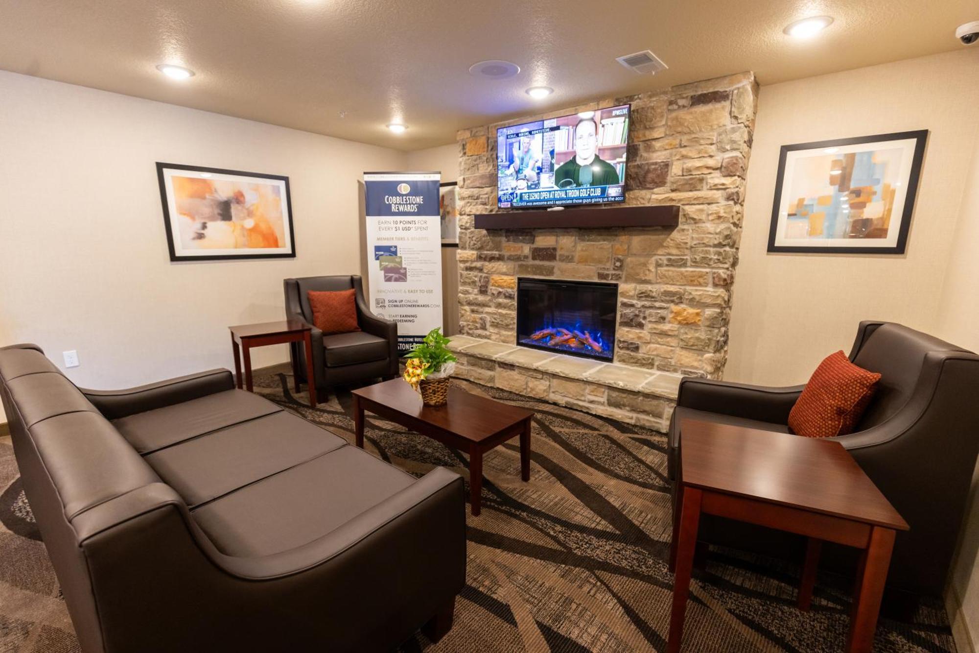 Cobblestone Inn & Suites - Winters Exterior foto
